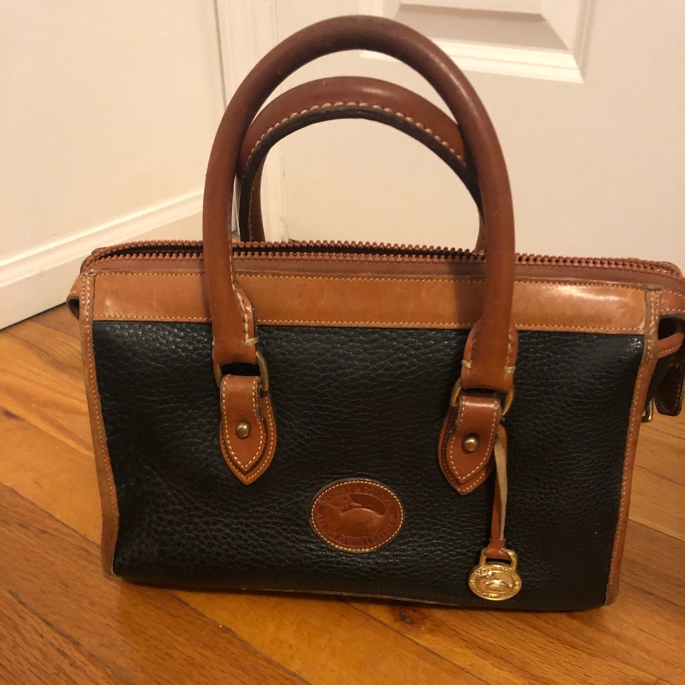 Authentic Dooney & Bourke leather bag!